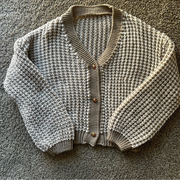 Unknown Brand Sweaters - Textured V-Neck Knit Cardigan in Beige